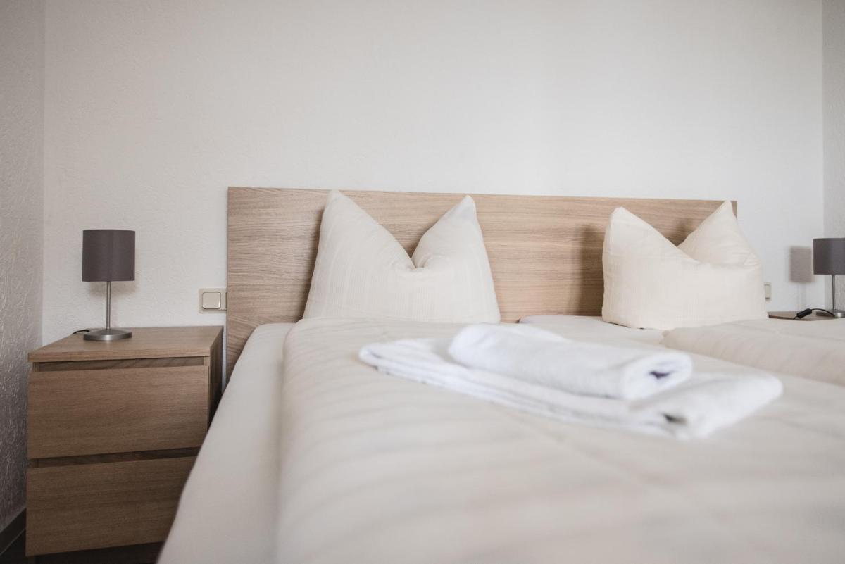 Toschis Station-Motel-Wirtshaus-an der Autobahn-Bowling - Housity