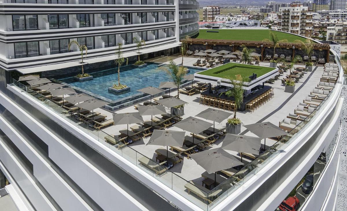 Grand Sapphire Resort & Casino - Housity