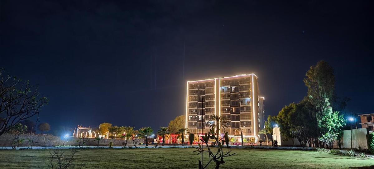 The Grand ND Resort- Kanha Tulsi Heights Behind Prem Mandir - Housity