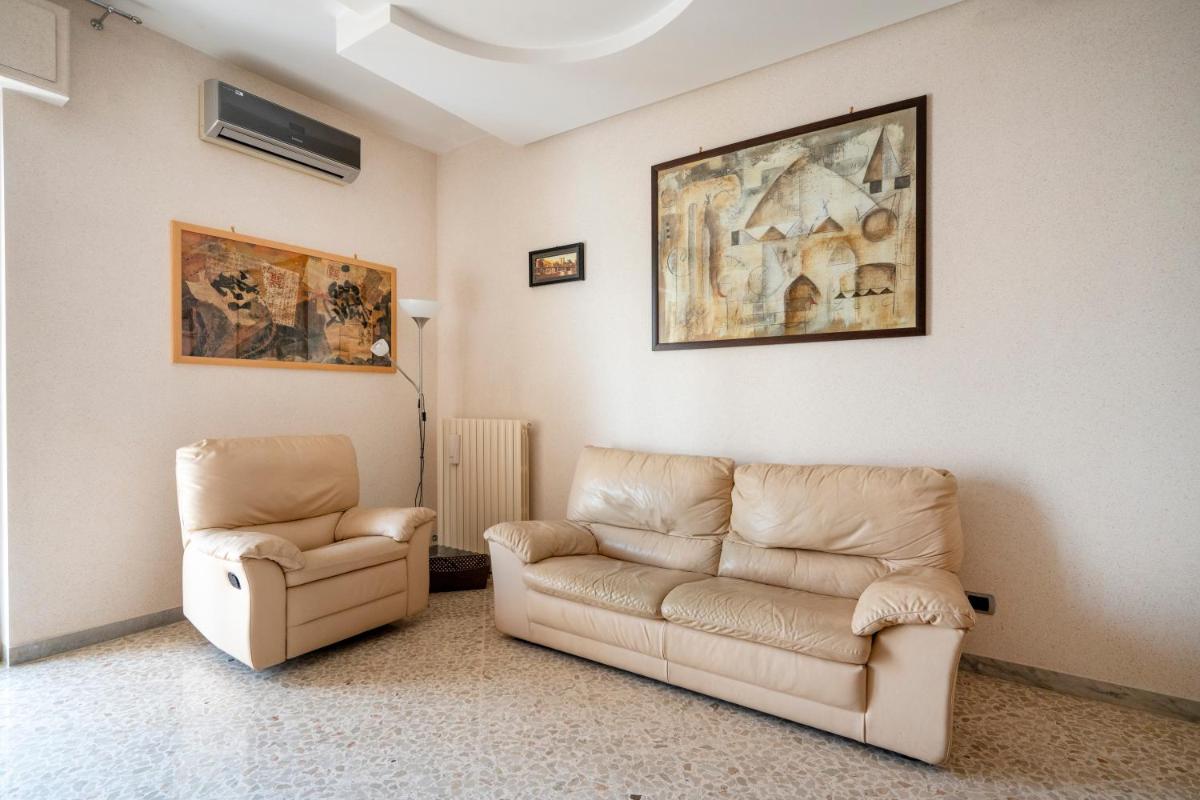 Cherry House - Housity