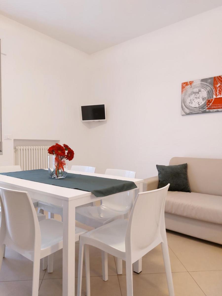 Appartamenti Cupramare - Housity