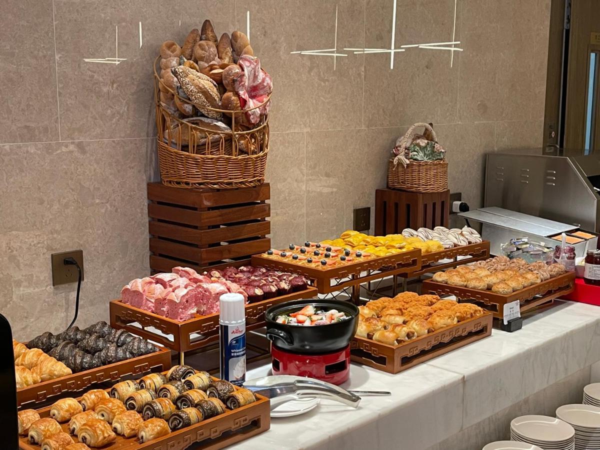 Crowne Plaza Hangzhou Linping, an IHG Hotel - Housity