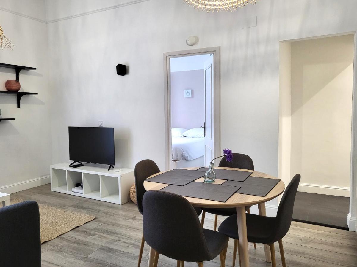 FAC 4 - Tram au pied l'immeuble- Parking free - Housity
