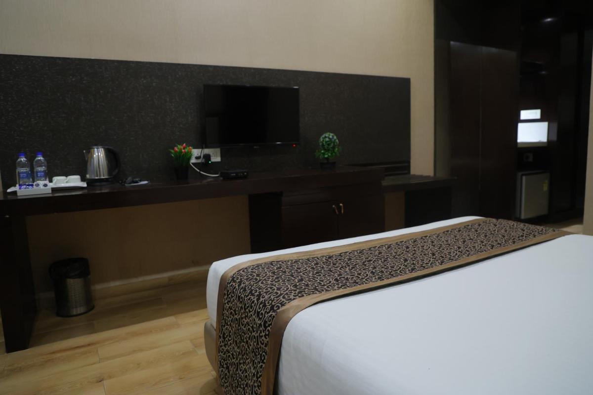 HOTEL EMPIRE STAY - Housity