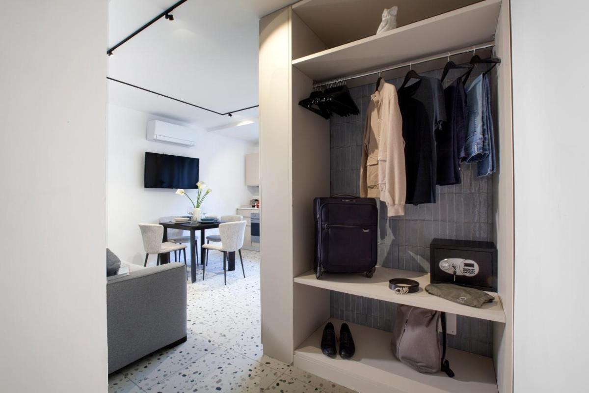 Capri House - Housity