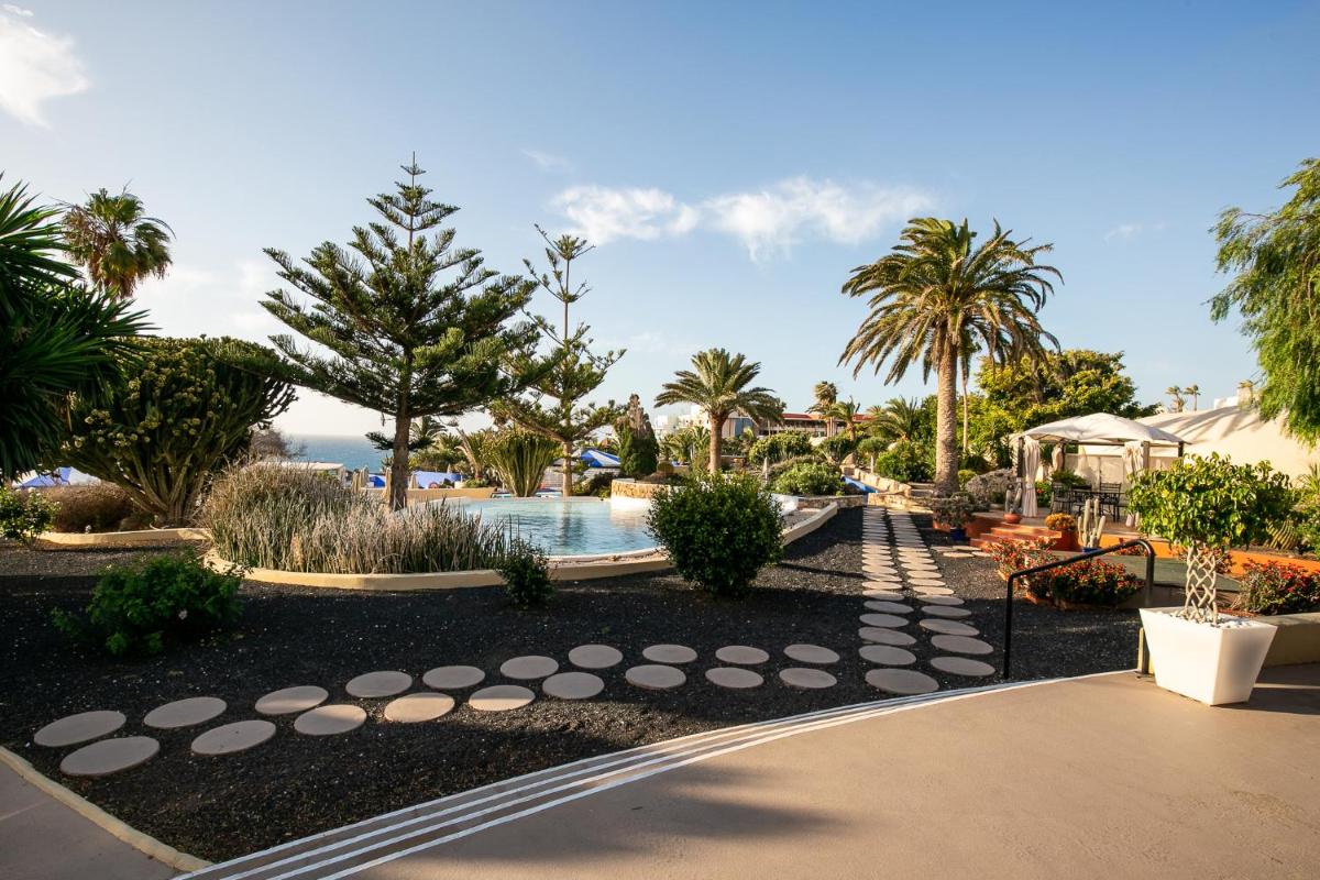 Jardín al aire libre en Hotel LIVVO Risco del Gato Suites