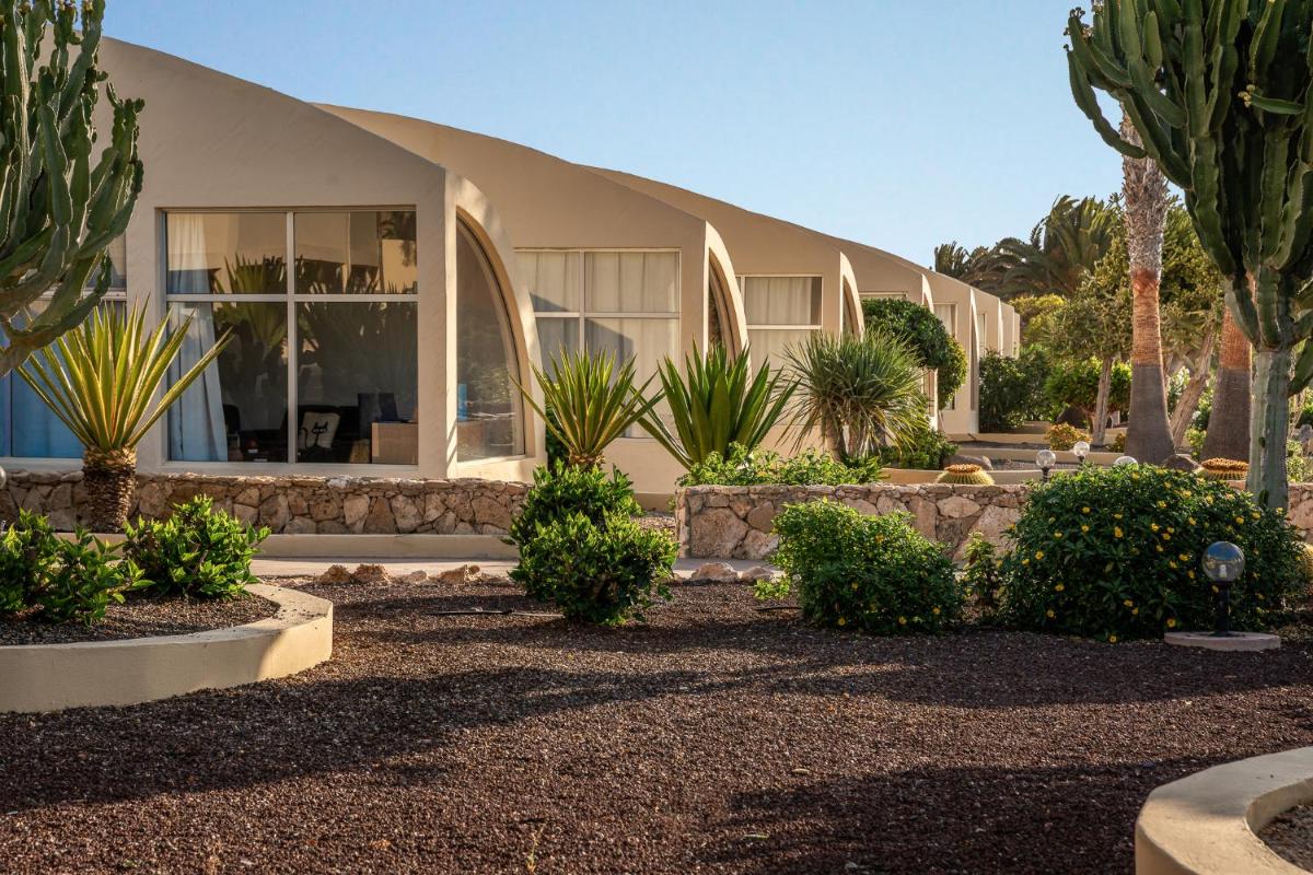 Jardín al aire libre en Hotel LIVVO Risco del Gato Suites
