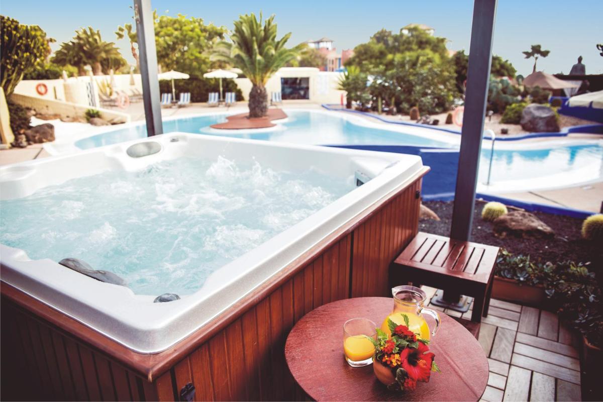 Piscina en o cerca de Hotel LIVVO Risco del Gato Suites