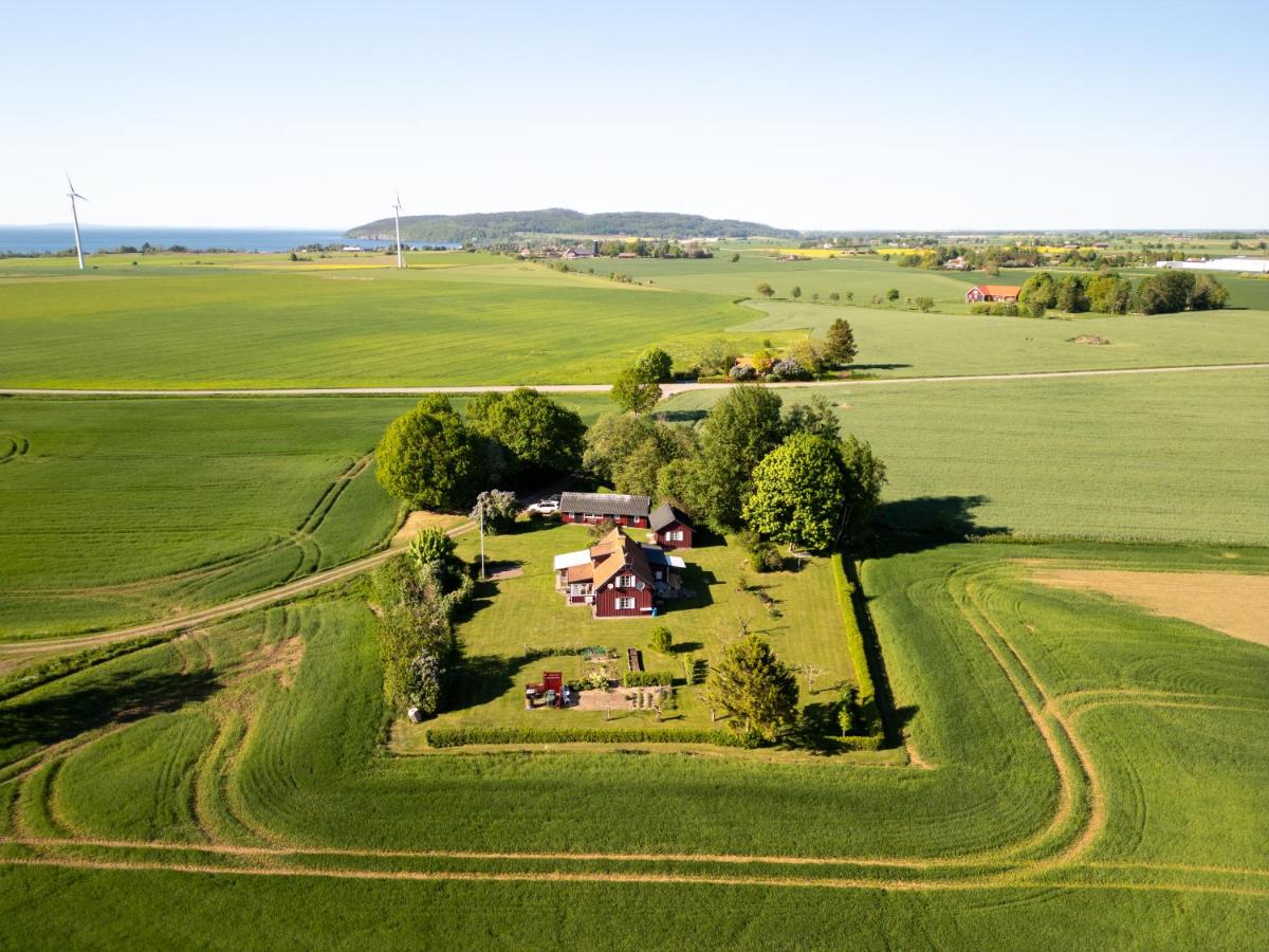 precis intill Ombergs golfbana, nära till Vättern, stora Lund och Hästholmen - Housity