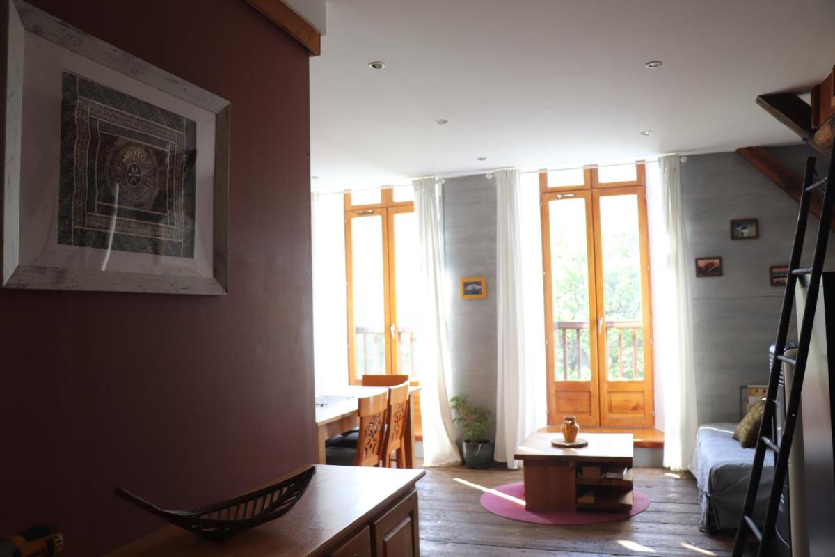 Appartement dans une maison de pays - Housity