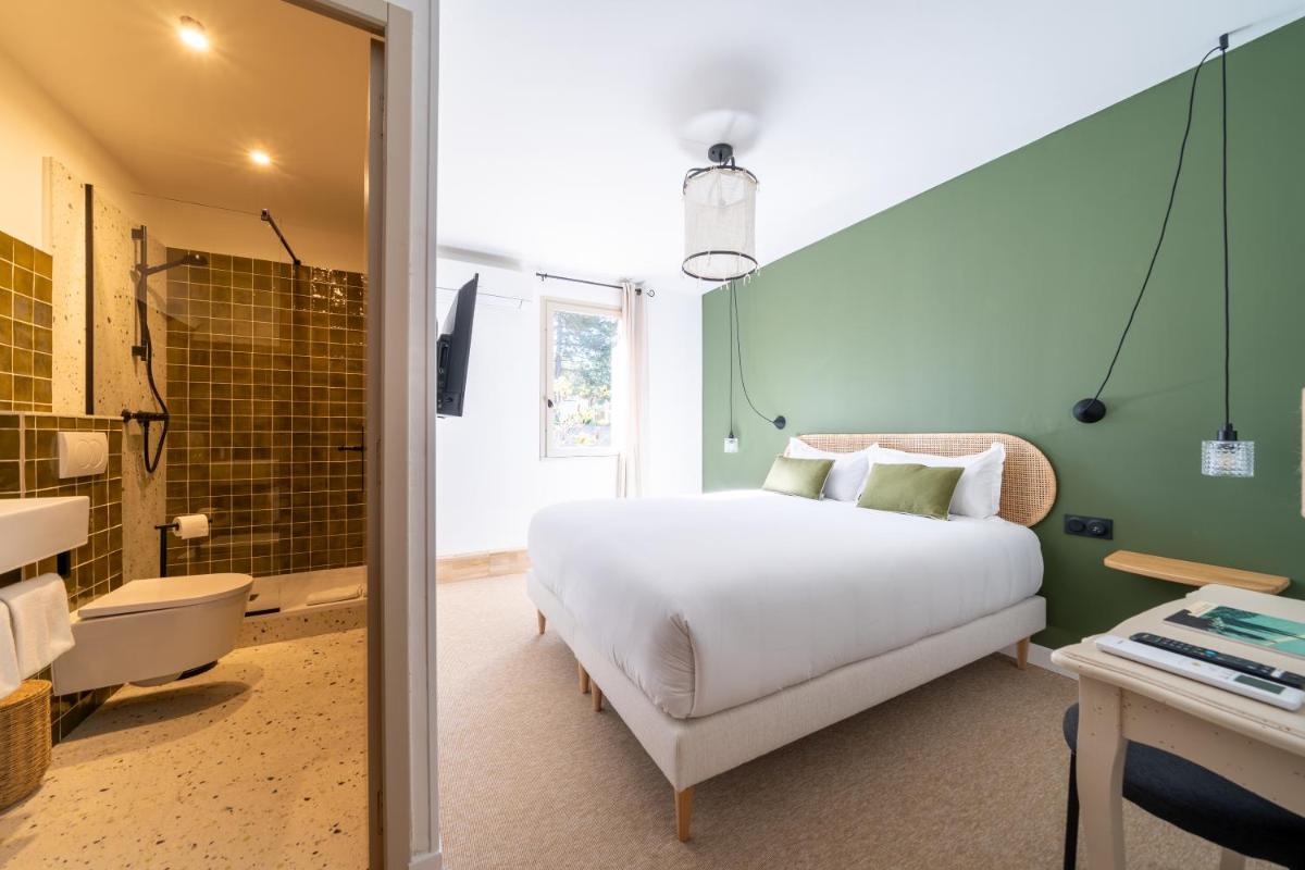 Hôtel La Garrigue & Bar Piscine - Housity