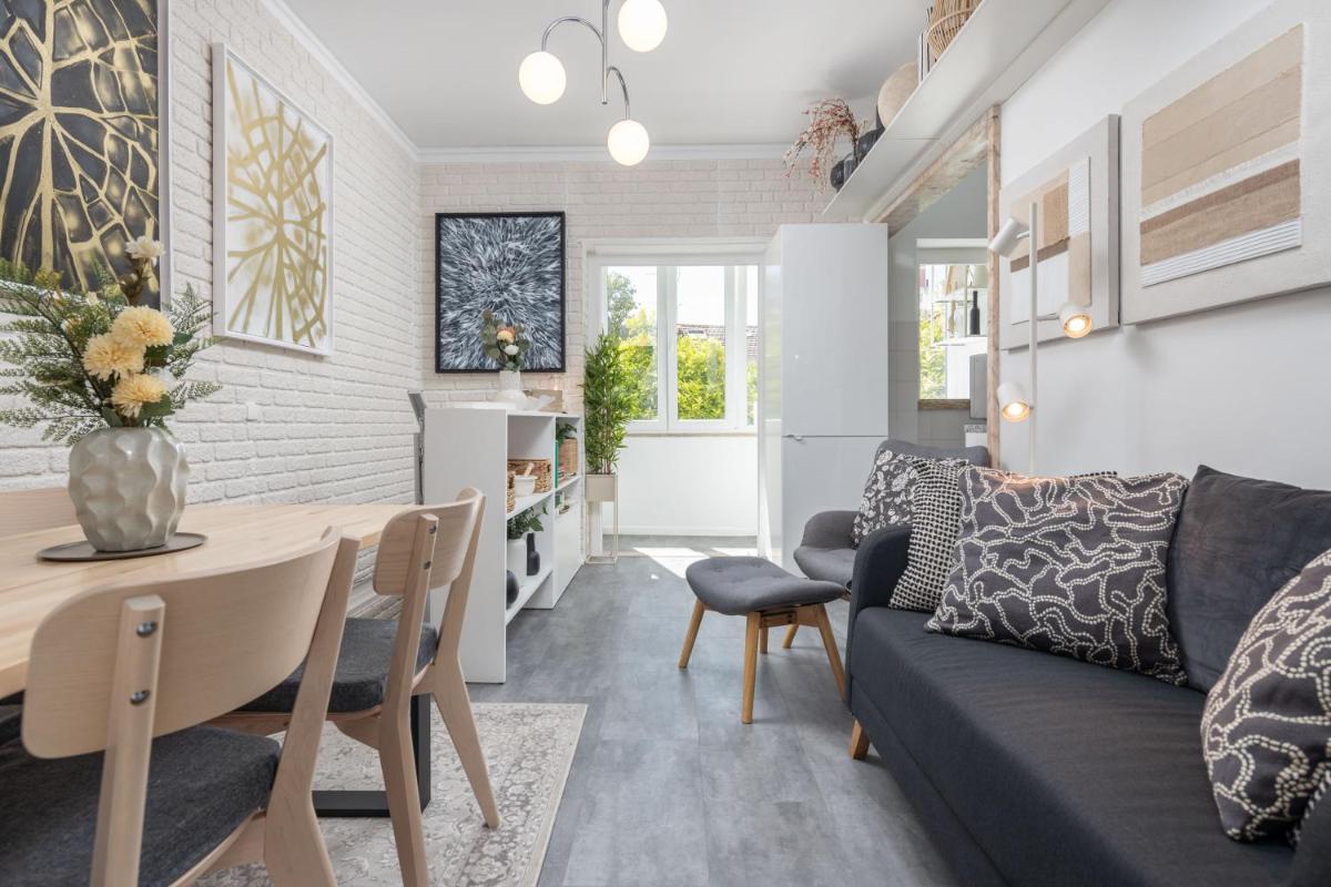 Fancy 2BDR Duplex With Patio by LovelyStay - Housity