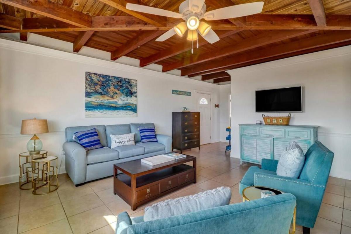 Sea Glass Cottage 2 - Renovated - Beachfront with Dune Views - Outdoor Courtyard - Housity