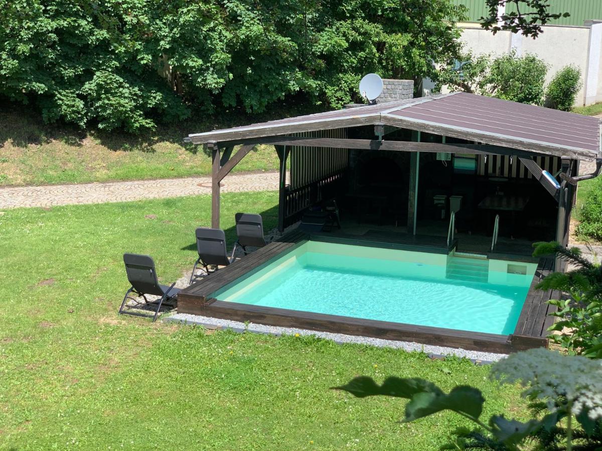 Villa mit Pool und Grillplatz in Regensburg - Housity