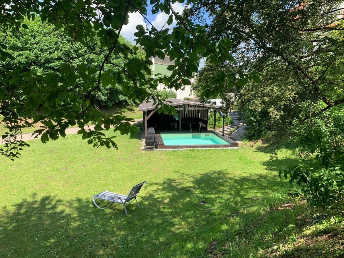 Villa mit Pool und Grillplatz in Regensburg - Housity