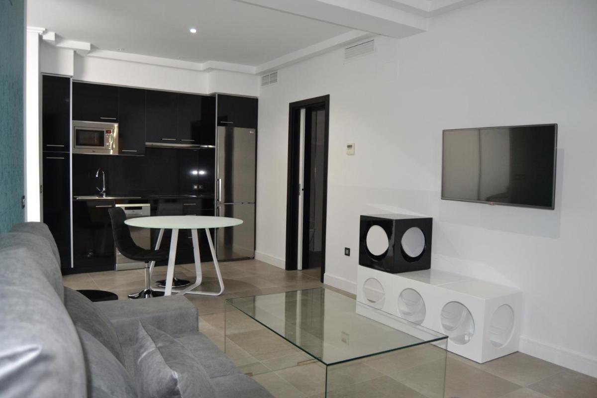Apartamentos Las Palmeras - Housity