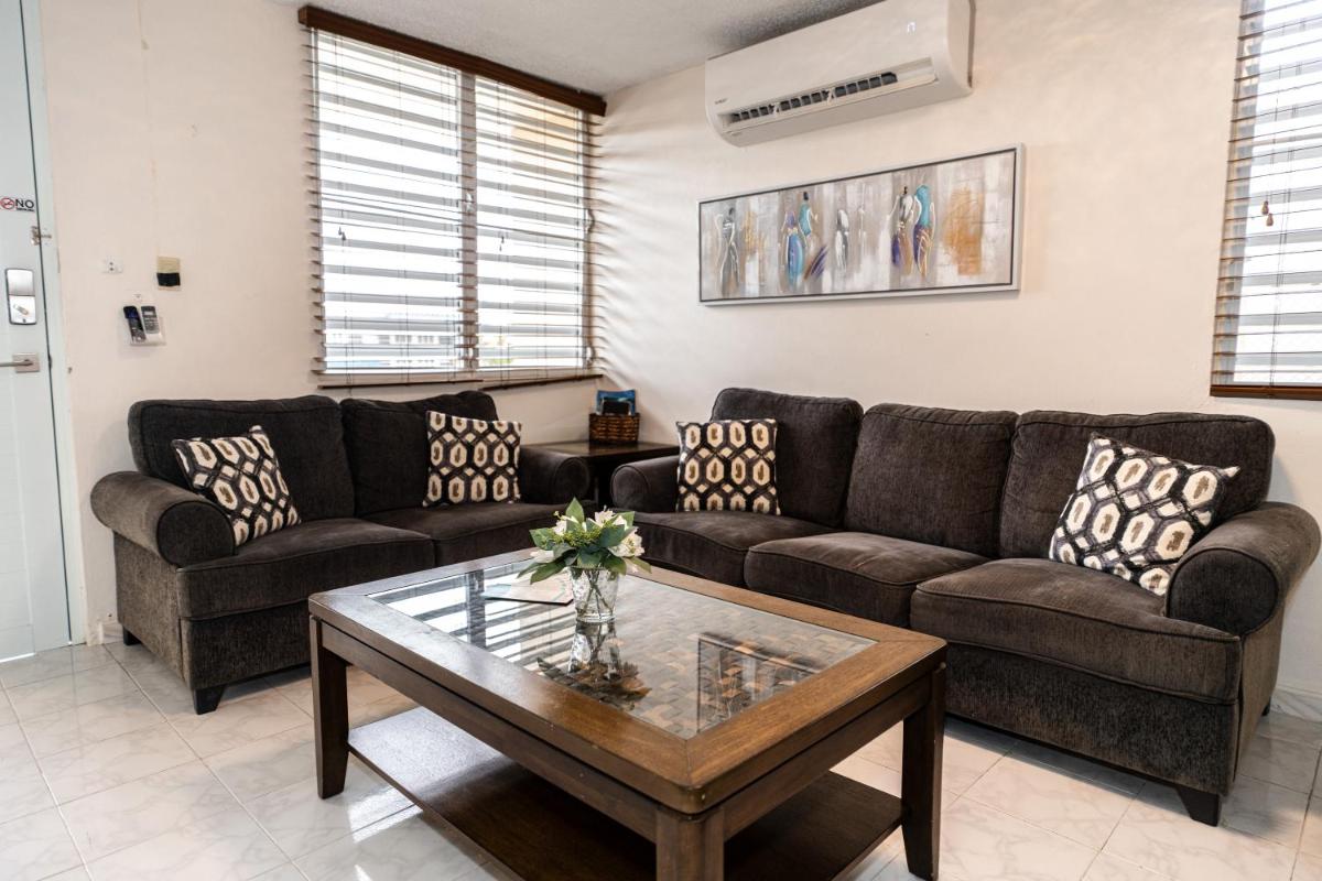 Oasis in the South of the Island with FREE parking and laundry - Housity