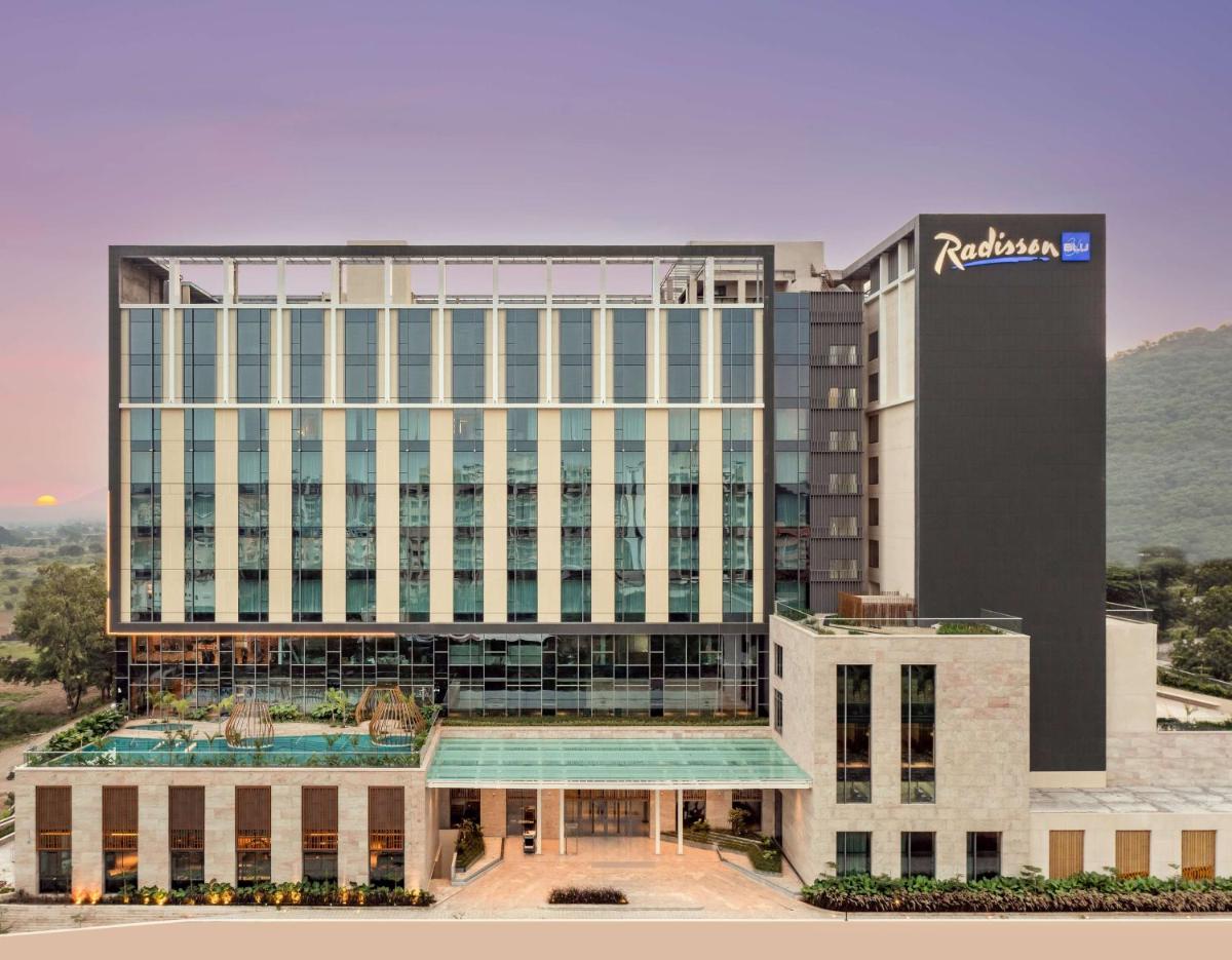 Radisson Blu Hotel & Spa, Nashik - Housity