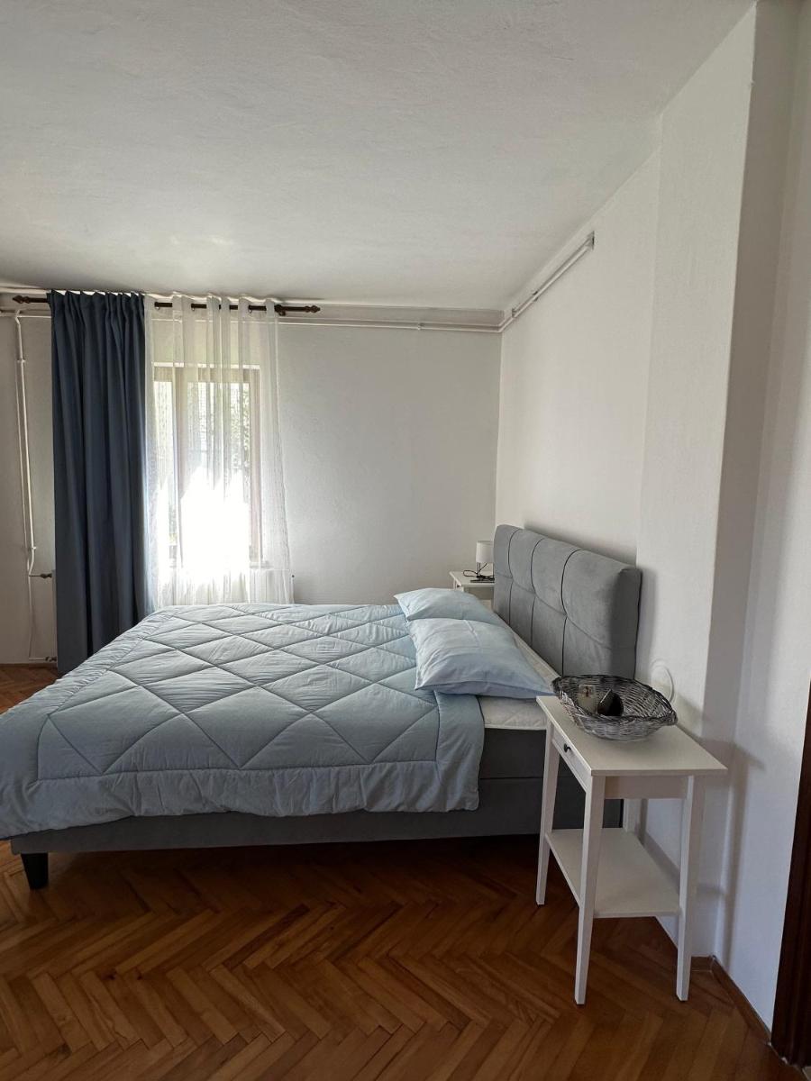 Apartments by the sea Mali Losinj (Losinj) - 14844 - Housity