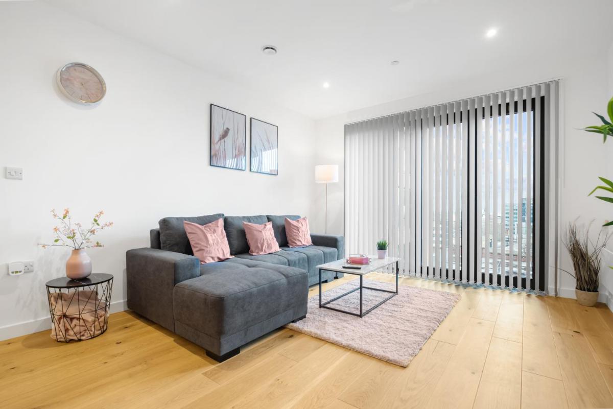 Pluxa Pink Amethyst - Sleek 2Bathroom Fully Furnished Serviced Apartment - Housity