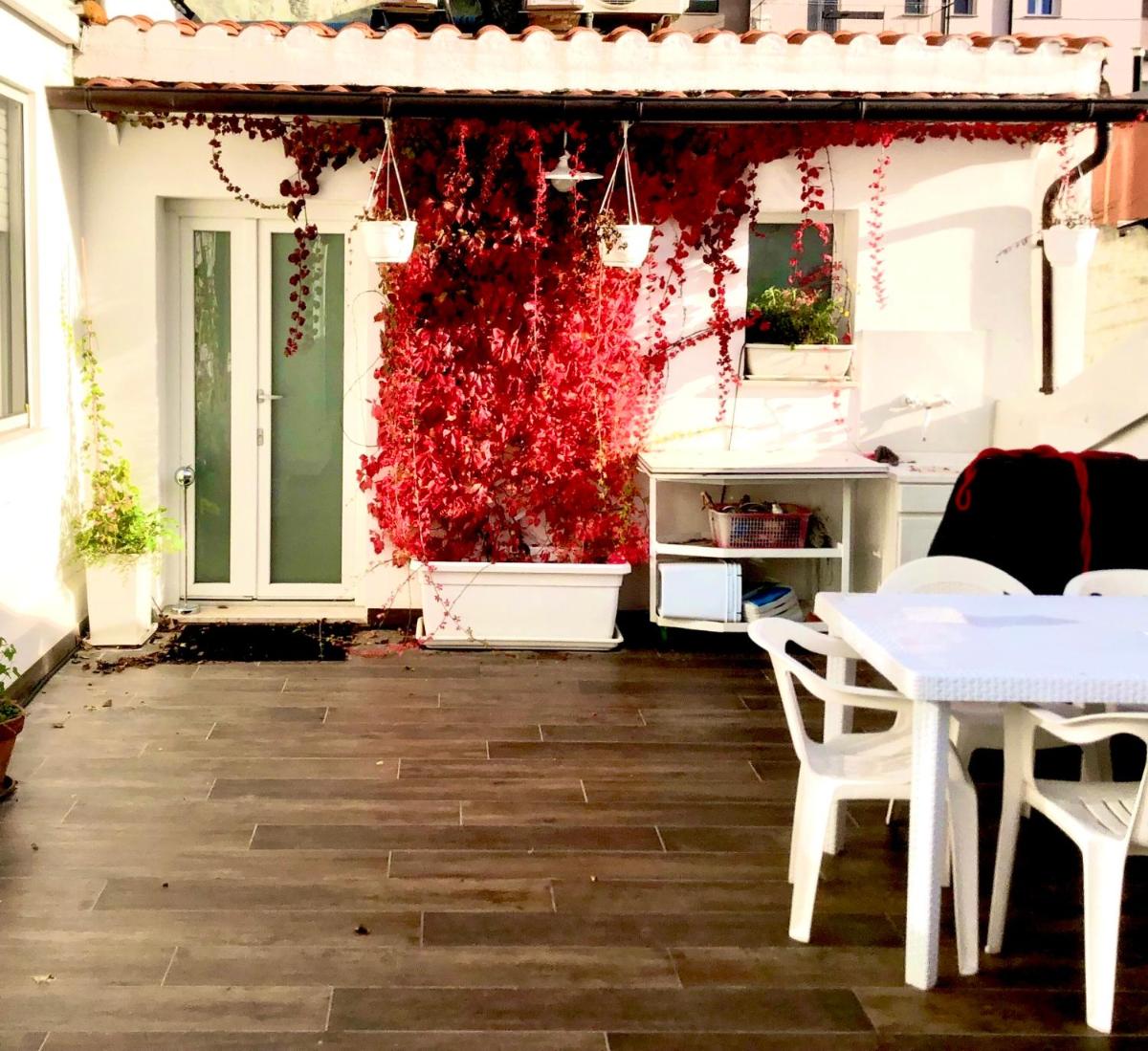 Stanza e bagno privato, idromassaggio con extra fee, in appartamento - Housity