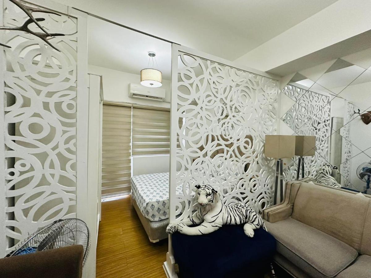 Suitetrails - Taguig stays Near BGC 1 bedroom with Balcony