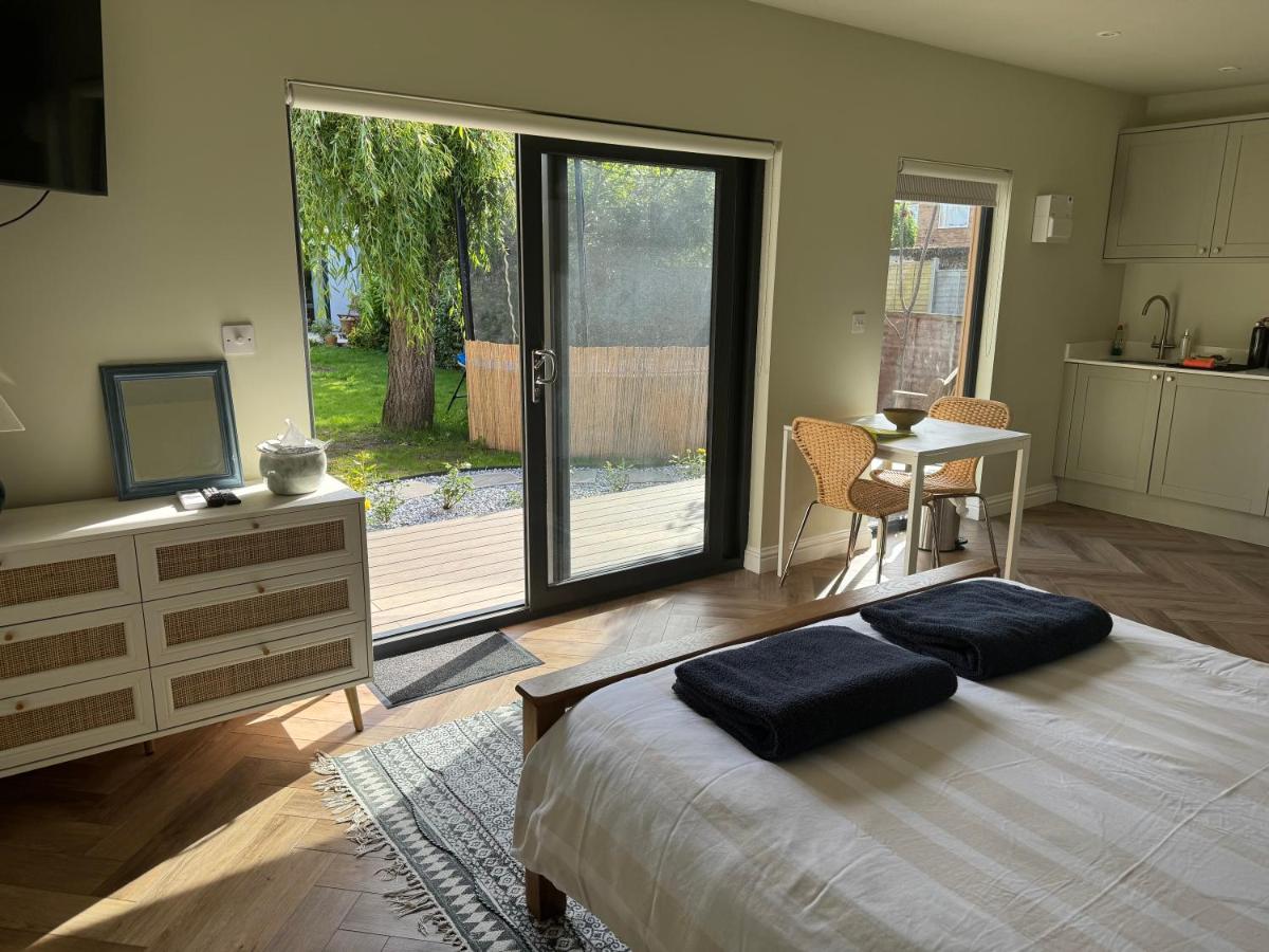 Gorgeous new studio! - Housity