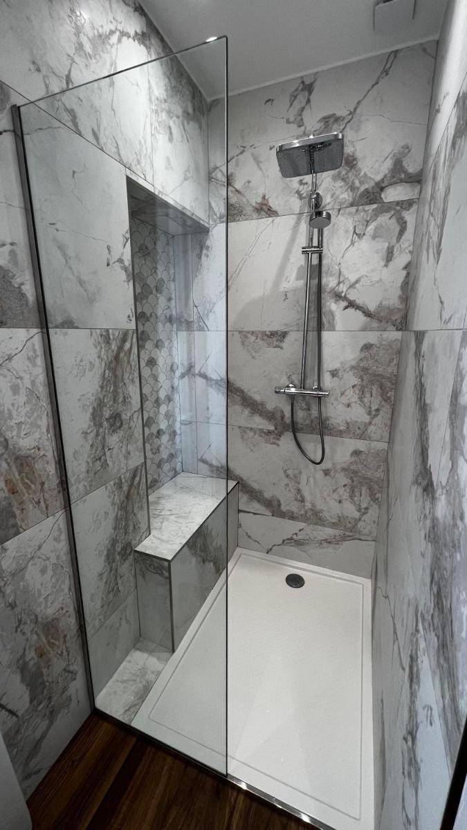 Salle de bains dans l'établissement Hôtel Casale Olmia