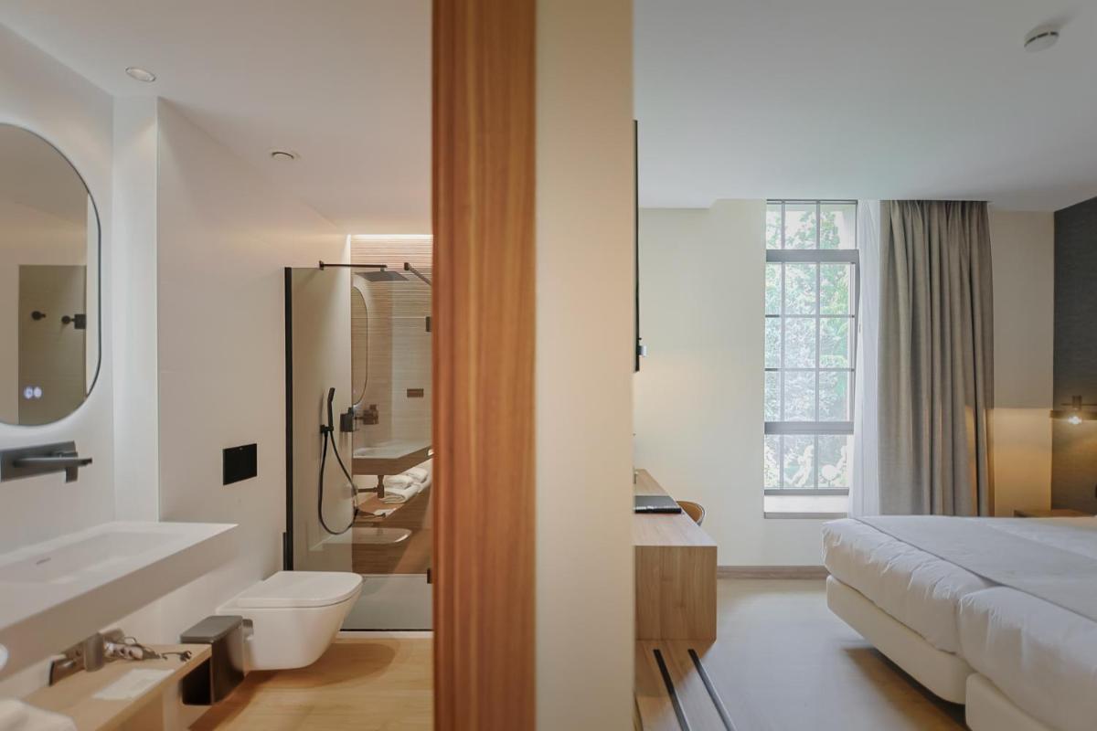Un baño de Hotel & Spa Convento San Francisco
