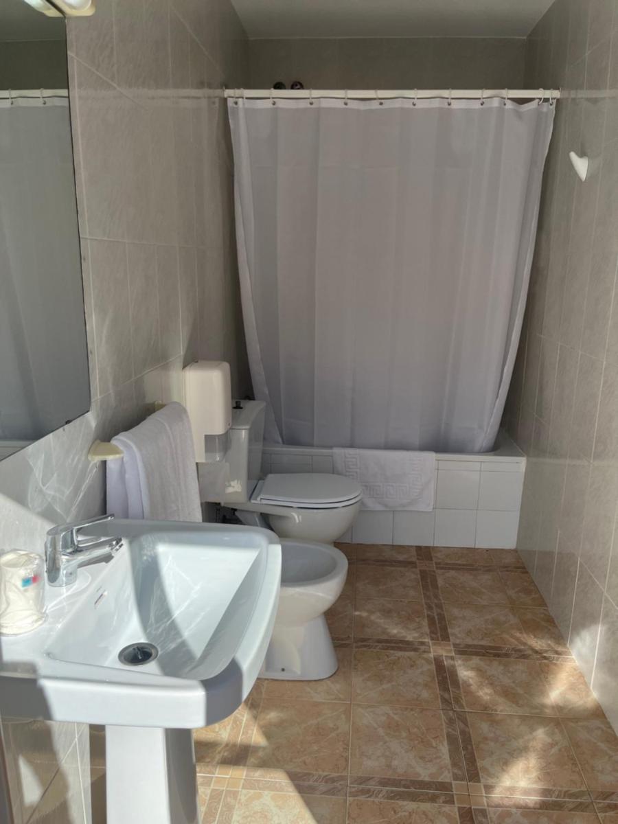 Hostal Barbate - Housity