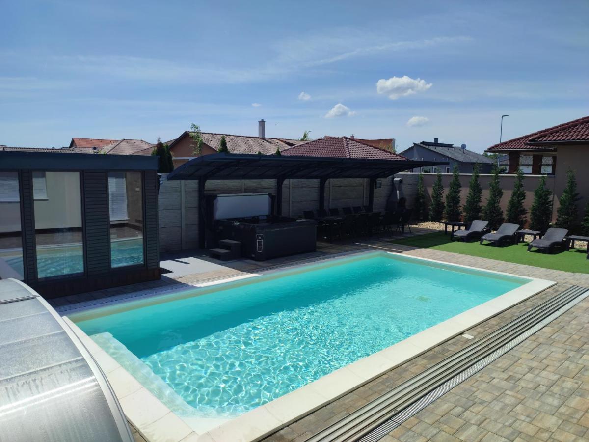 Tópart Apartmanok ***** Algyő - Housity