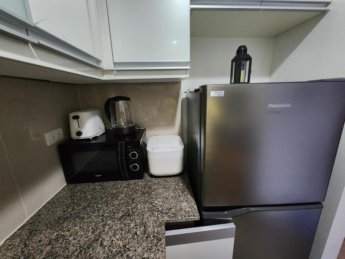 81 Newport C5 10i Balcony & Pool across NAIA T3 - Housity