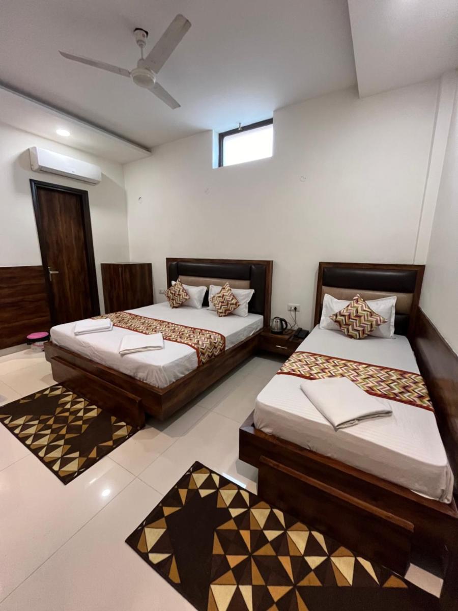 Hotel SB Residency - Housity
