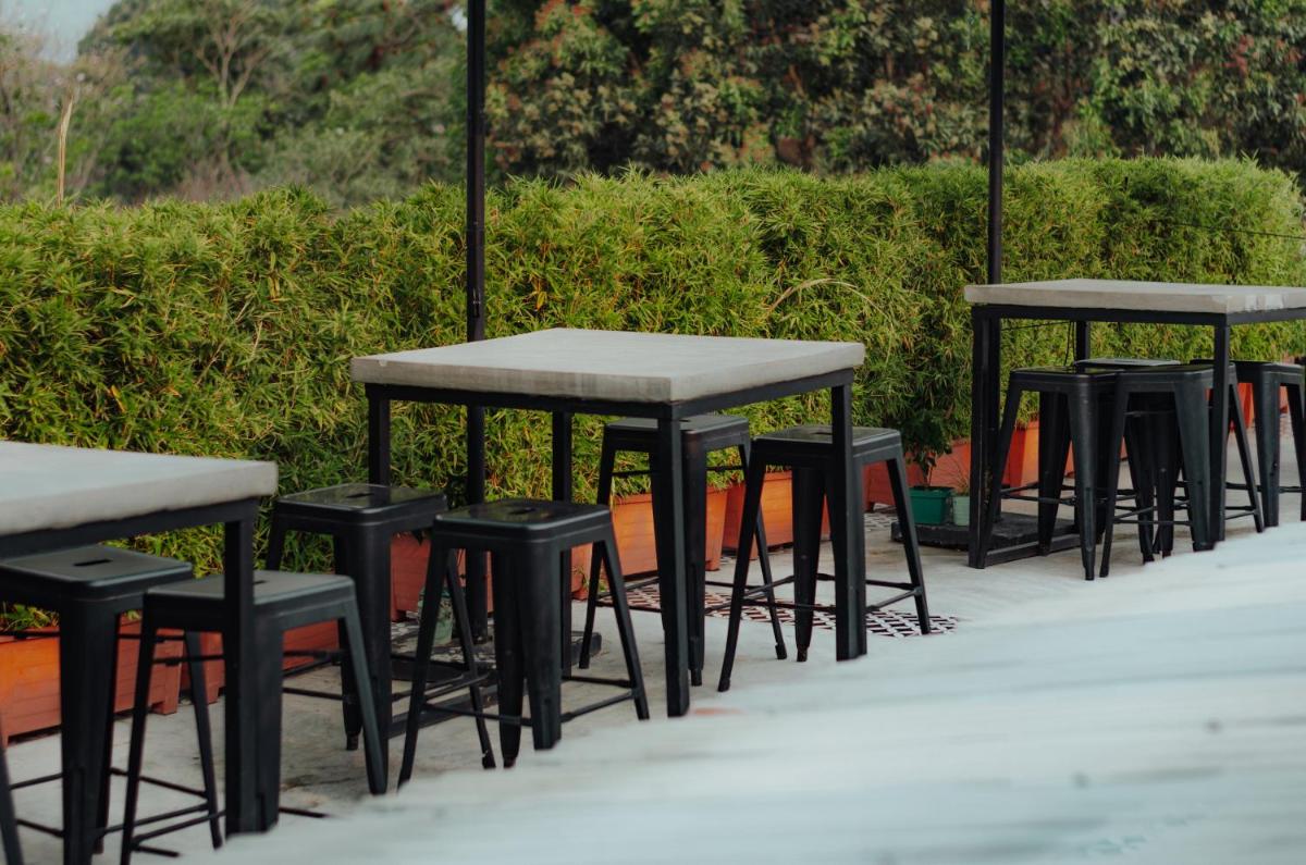 Selah Hotel & Coffee - Housity