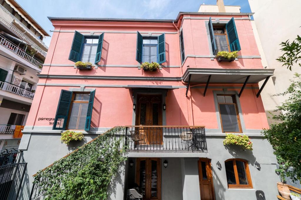 PomeGranate Suites - Housity
