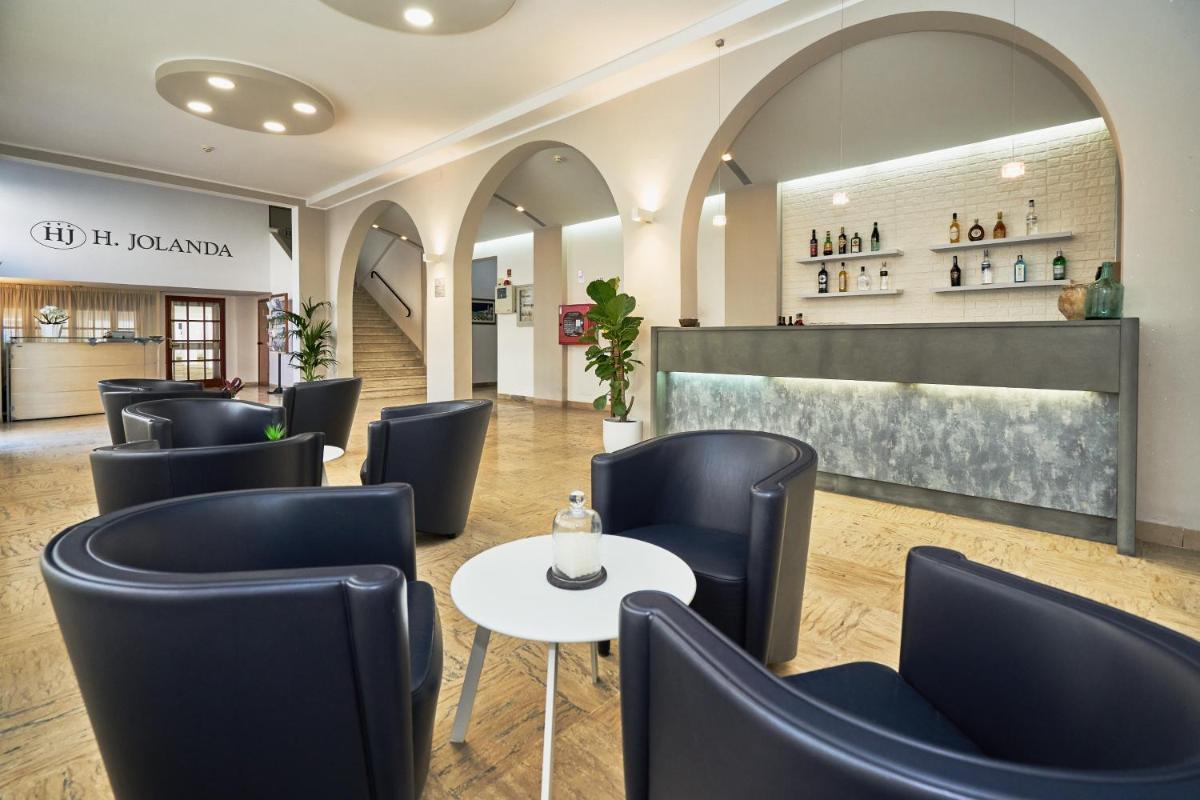 HOTEL JOLANDA - Housity