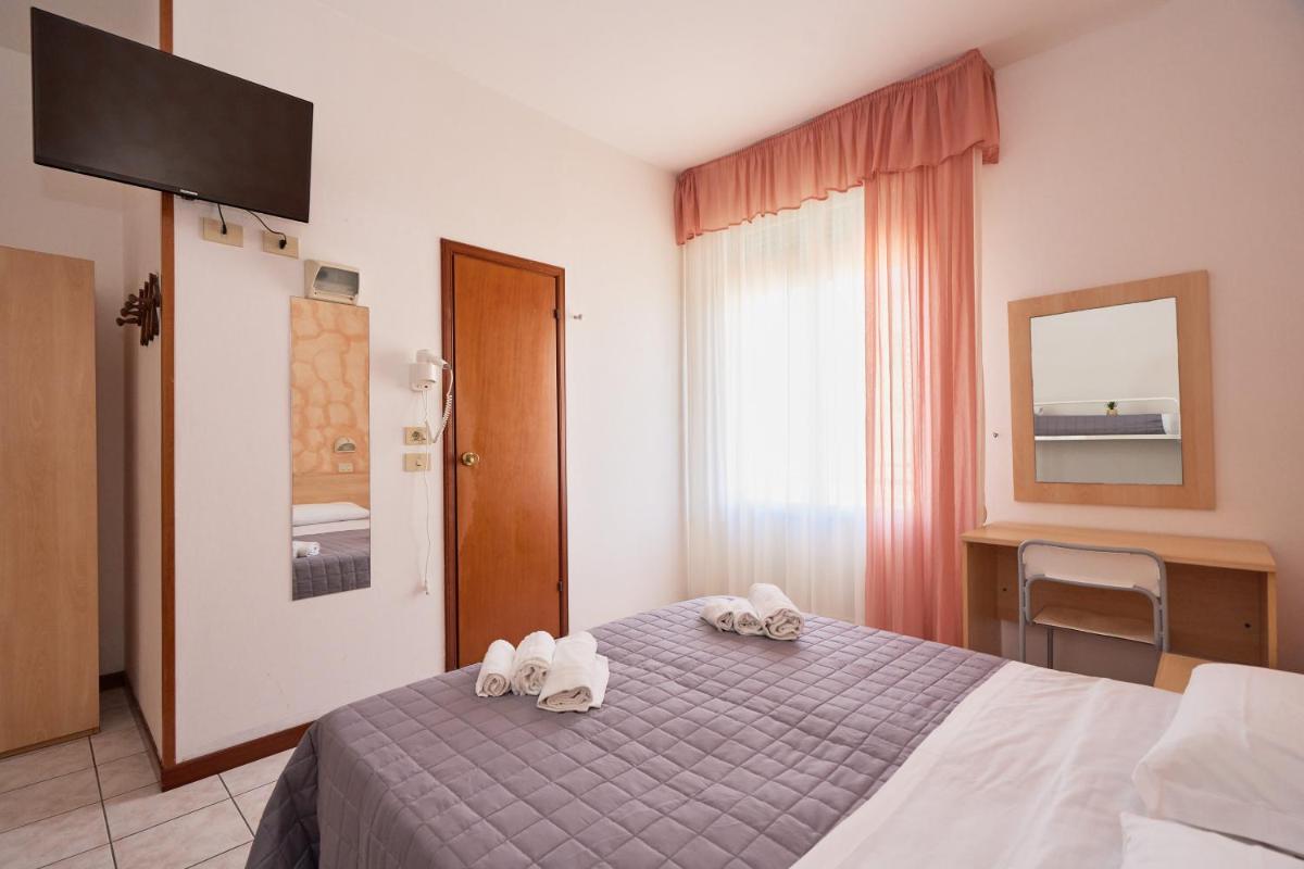 HOTEL JOLANDA - Housity