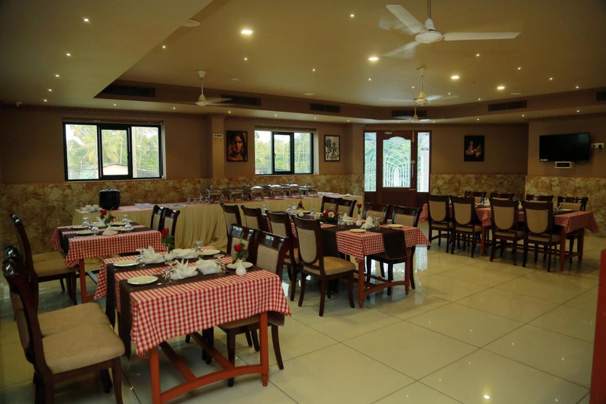 Hotel Savera Park - Housity