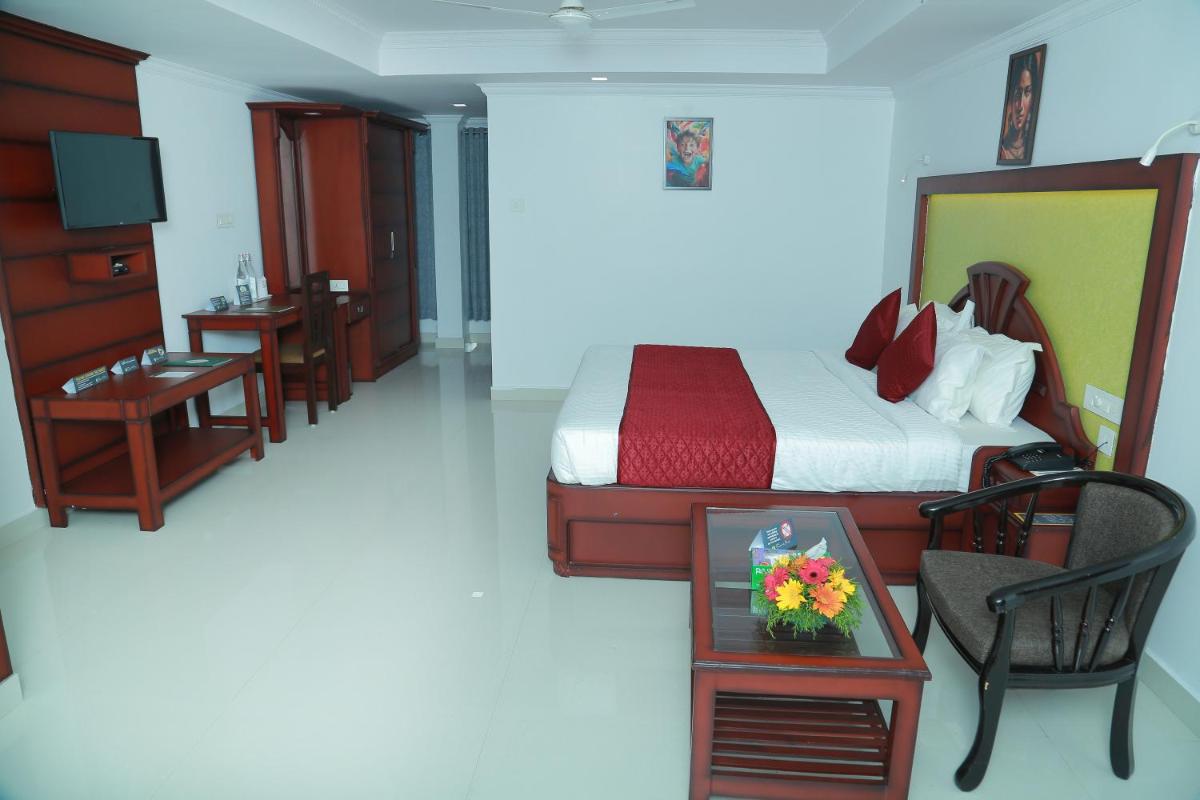 Hotel Savera Park - Housity