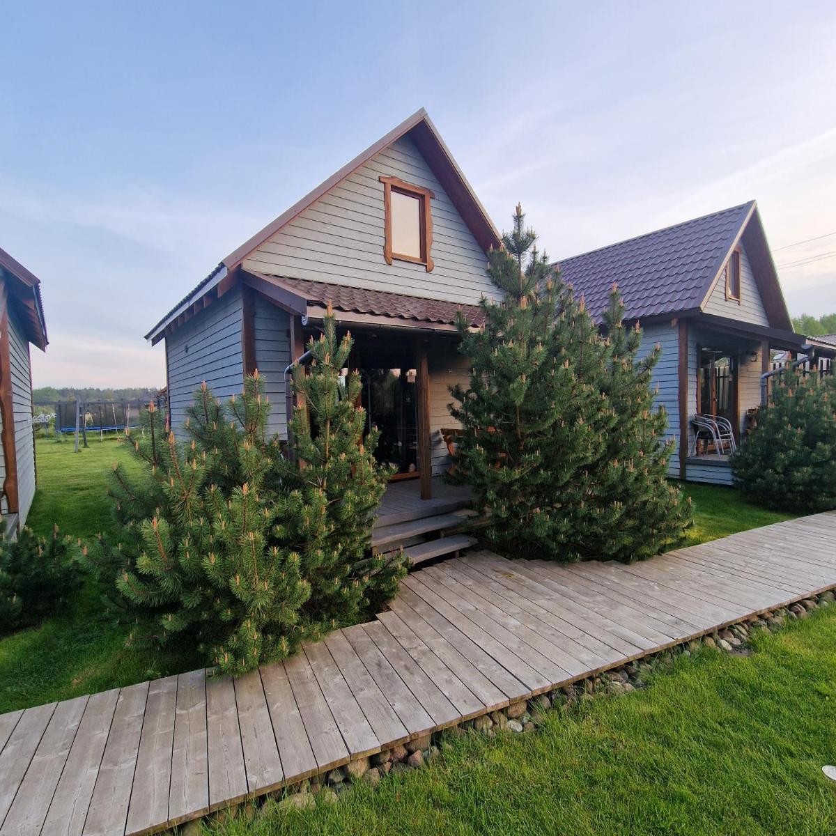 Dobilas ir jura - Housity