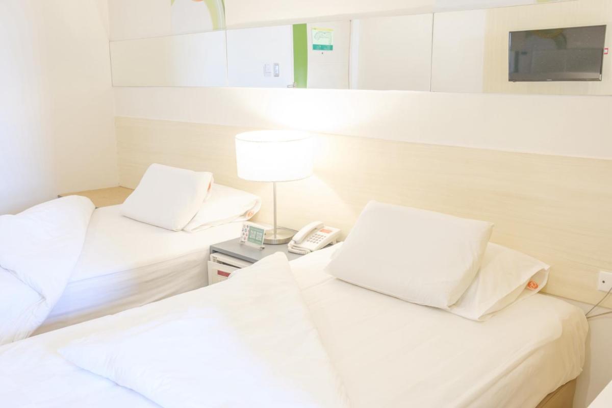Go Hotels Lanang - Davao - Housity