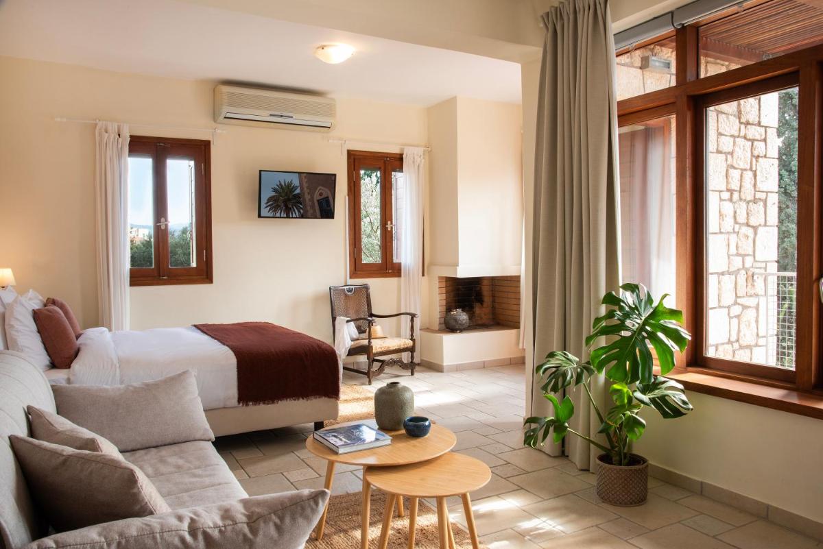 PYRGOS RALLI ESTATE Apartments and Suites - Housity