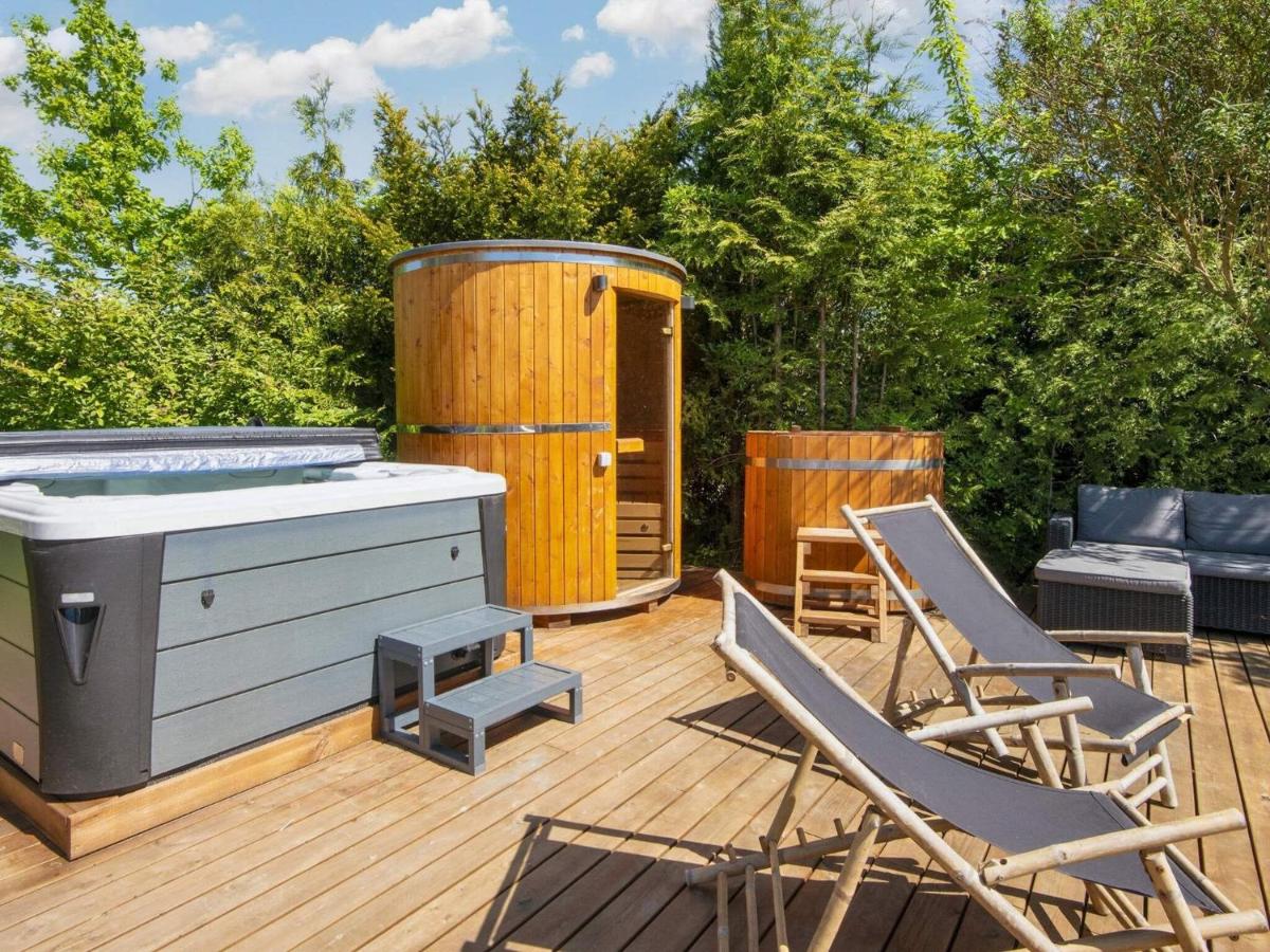 8 person holiday home in Rønde - Housity