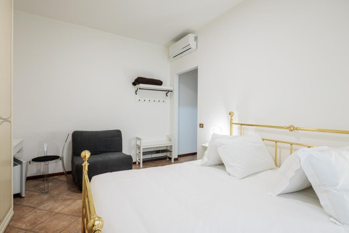 Affittacamere Casa Emilia Foresteria Lombarda - Housity
