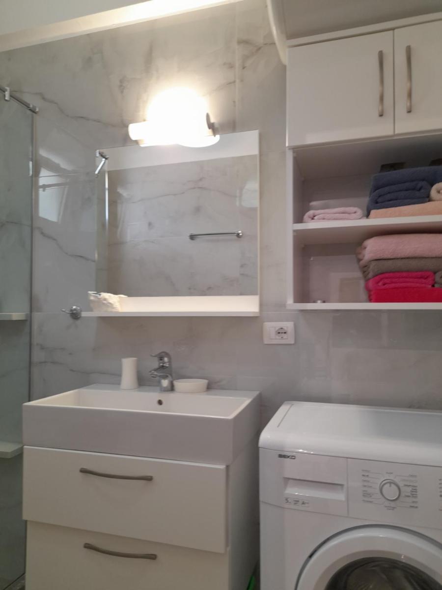 Menikos Apartments - Housity