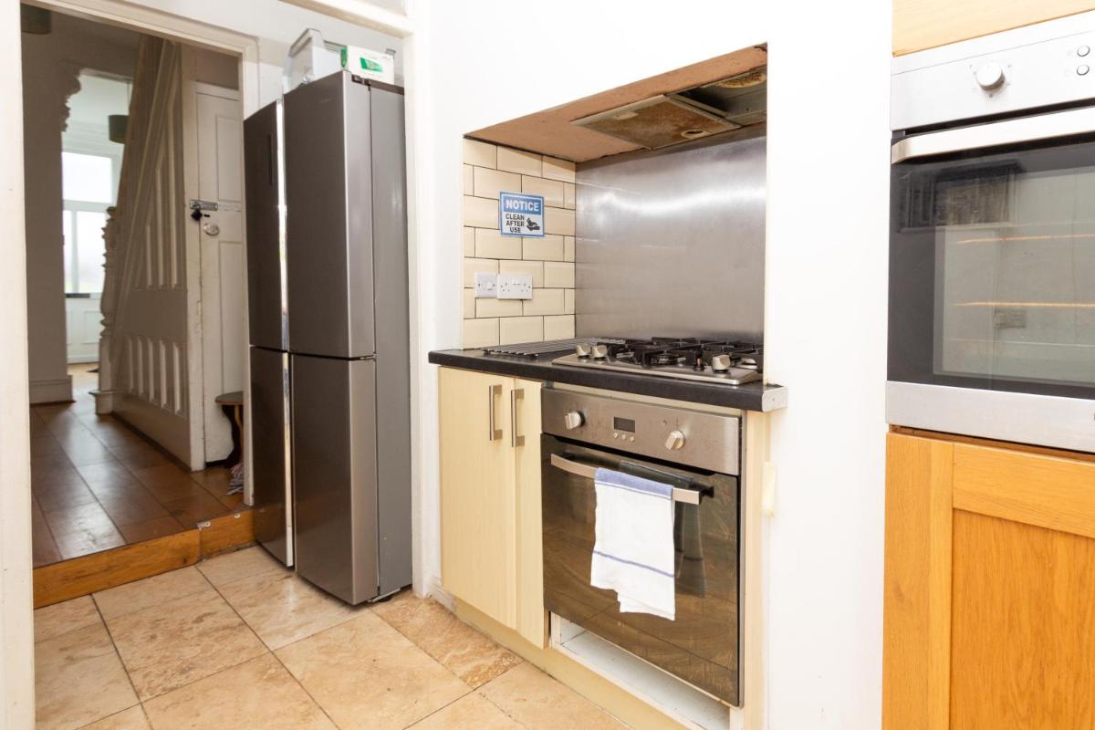 Suite 4 - Comfy Bedroom near MCR Centre - Housity