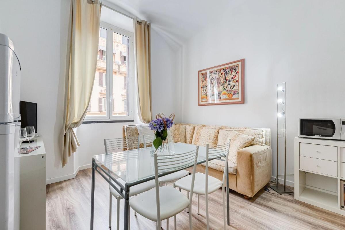 Charming Apartment with Panoramic View in the Heart of Rome - Housity