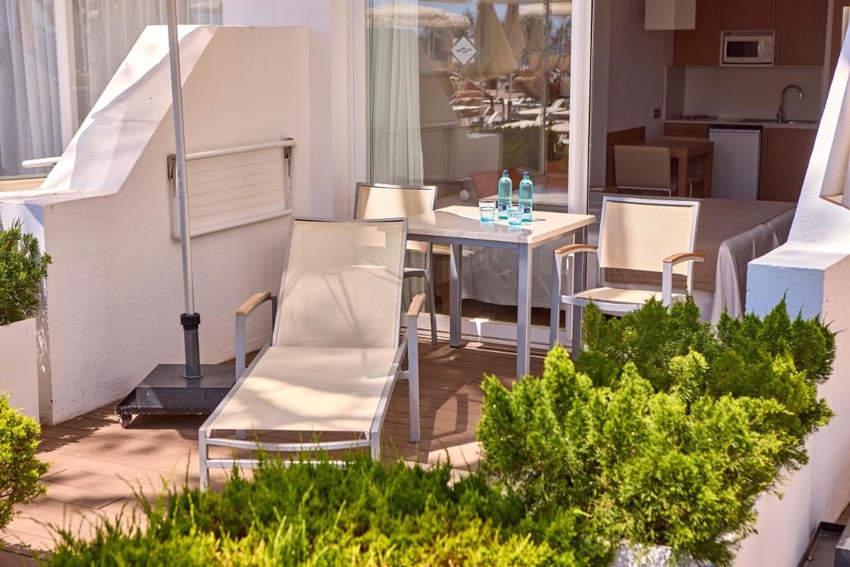 Imagen de la galería de Aparthotel Ponent Mar, en Palmanova