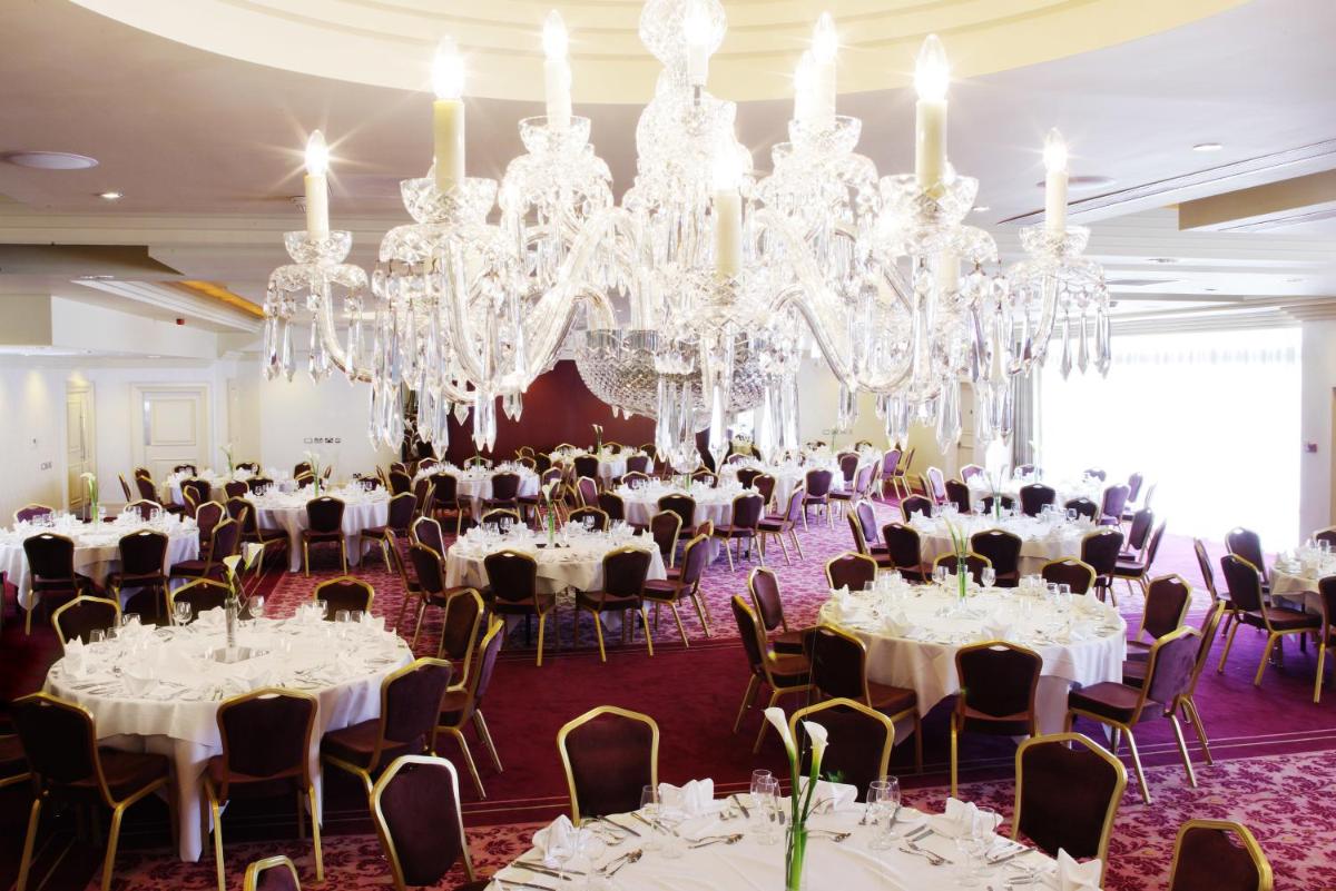 The Bristol Hotel - Housity