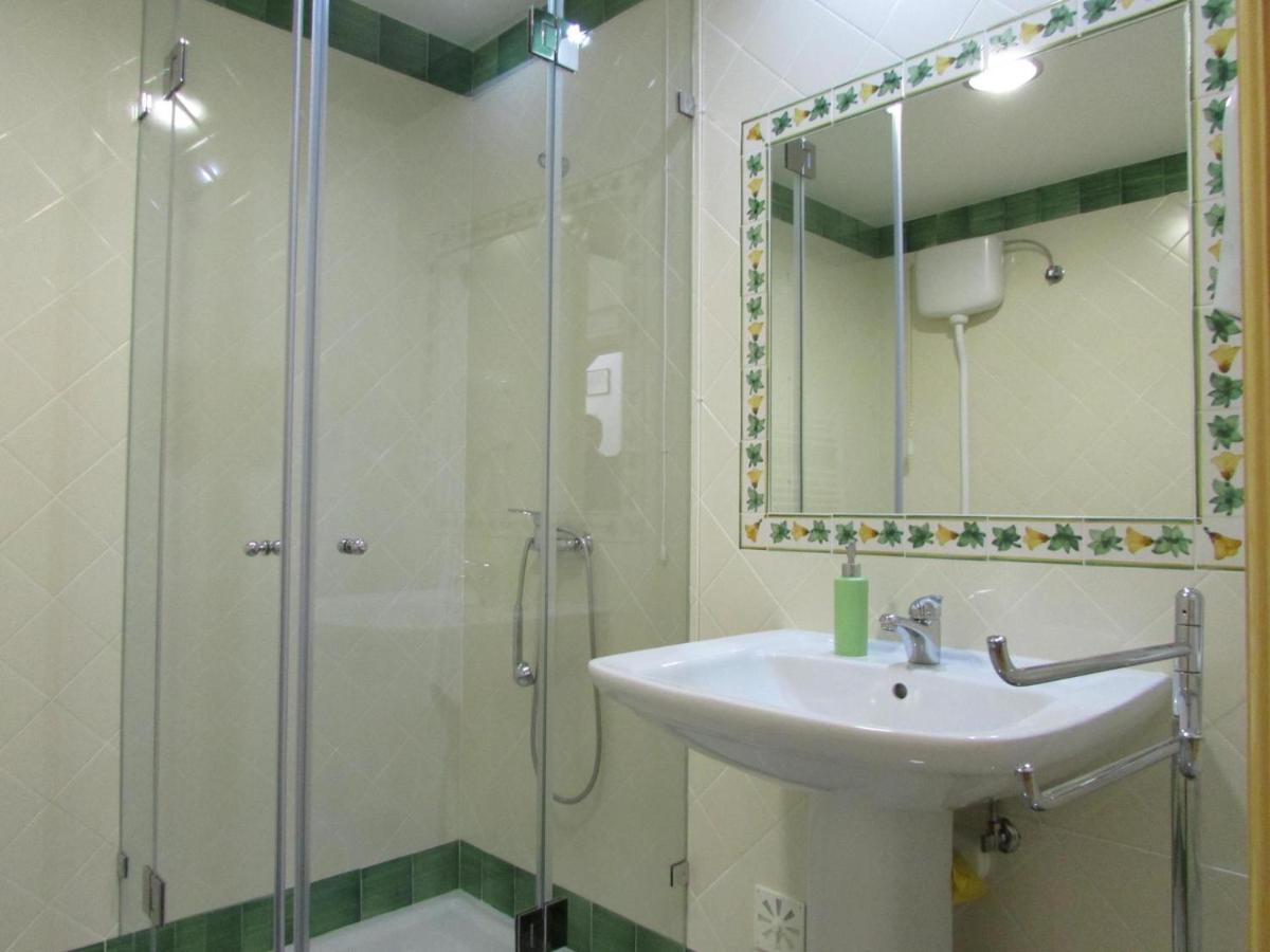 Casa De Besteiros - Housity